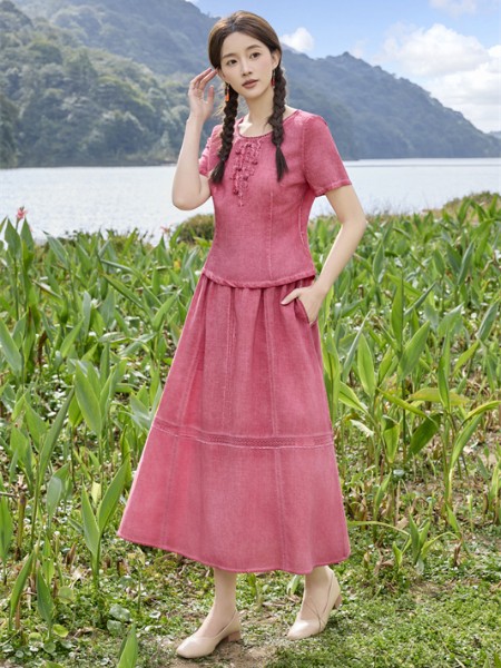 曼茜纱女装品牌2026年夏季最新产品展示