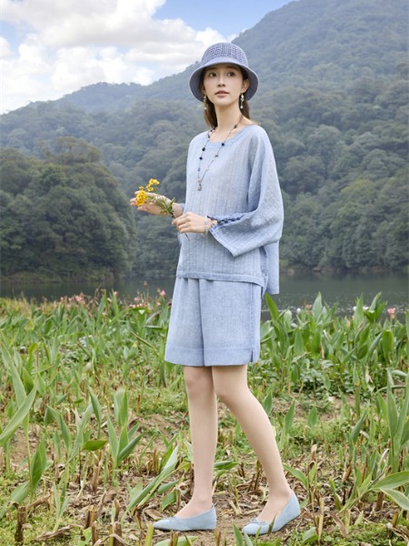曼茜纱女装品牌2026年夏季最新产品展示