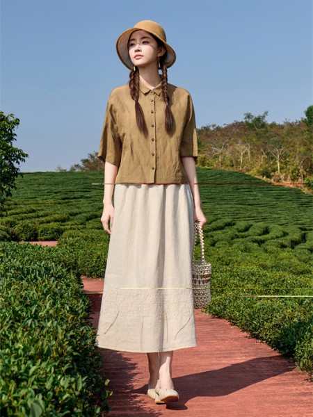 曼茜纱女装品牌2026年夏季最新产品展示