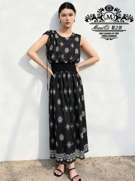 慕之淇(MUZIQI)女装品牌2026年夏季最新产品展示