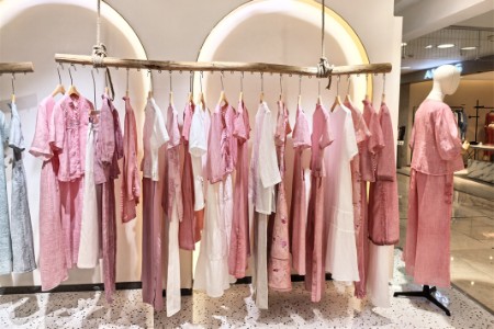 曼茜纱女装品牌2026年最新企业形象展示