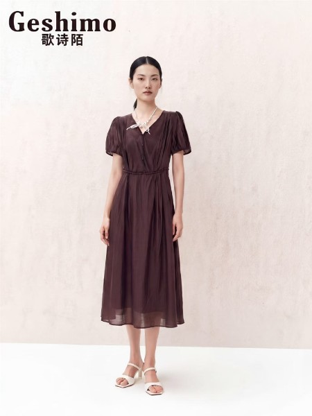 歌诗陌女装品牌2026年夏季最新产品展示