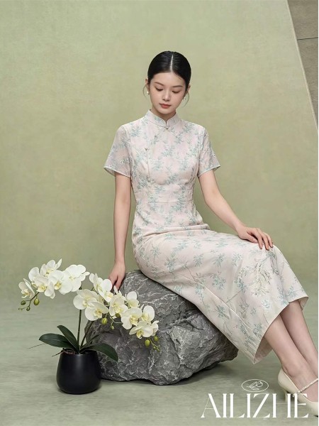 艾丽哲(Ailizhe)女装品牌2026年夏季新中式连衣裙